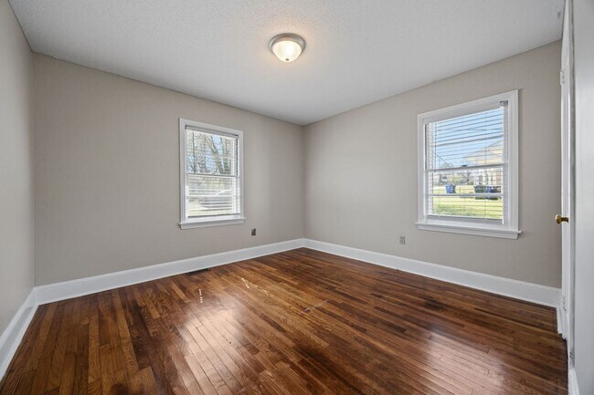 Building Photo - Duplex