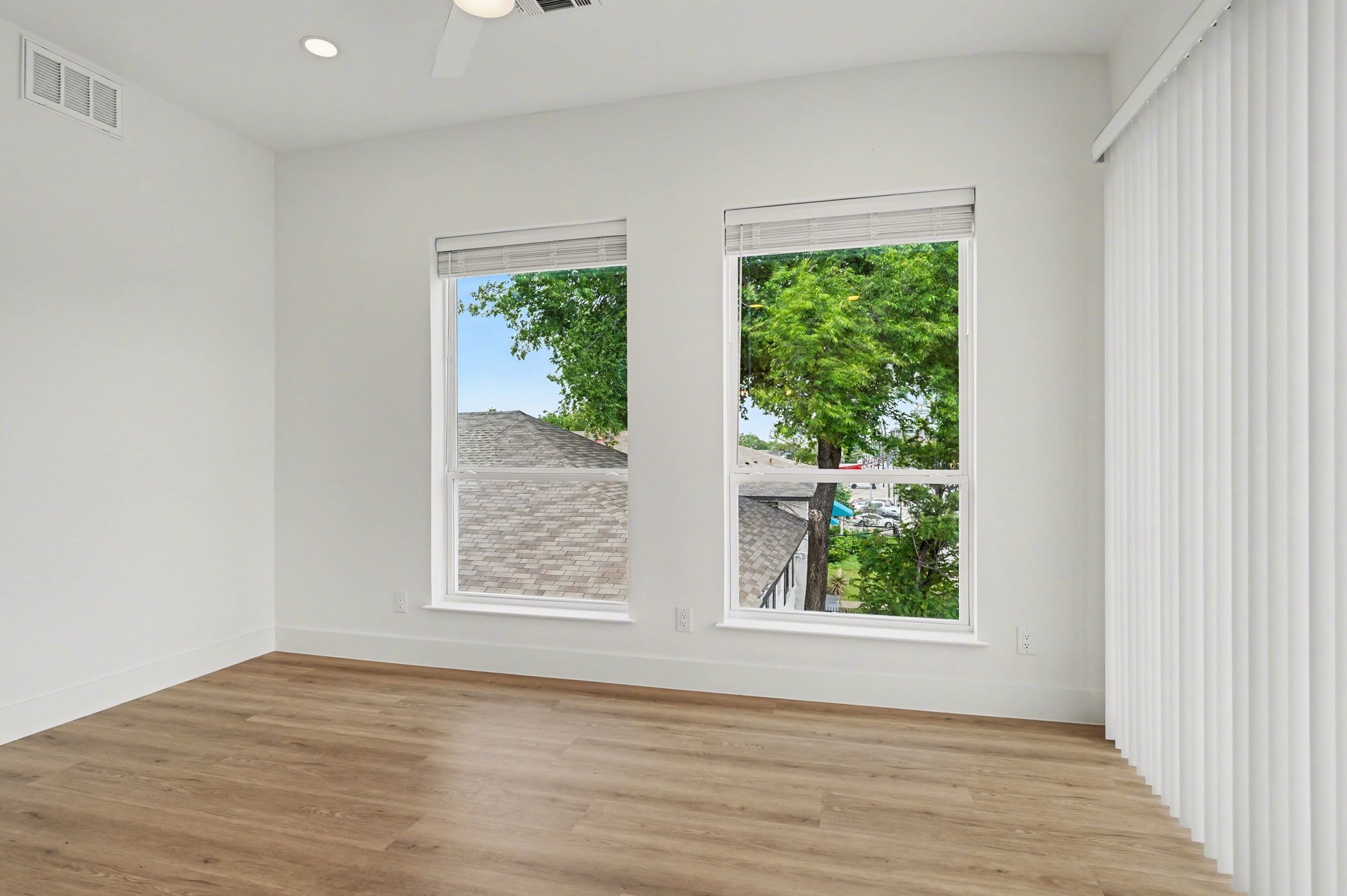 Building Photo - 2217 N Fitzhugh Ave