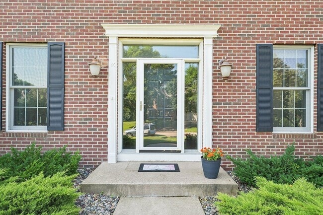 Building Photo - 1477X Langdon Pl
