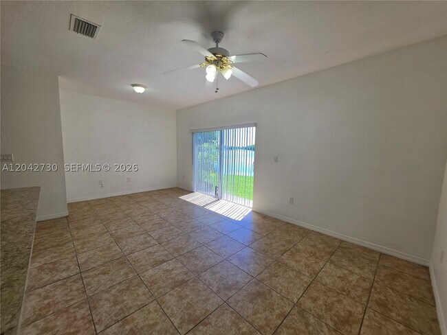Building Photo - 4906 SW 141st Ave