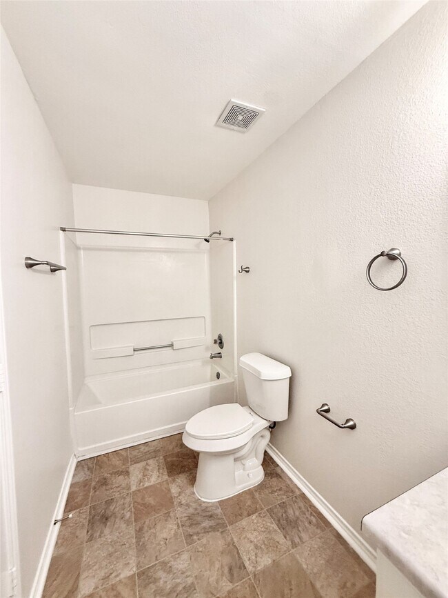 Building Photo - 5718 Highbury Ct