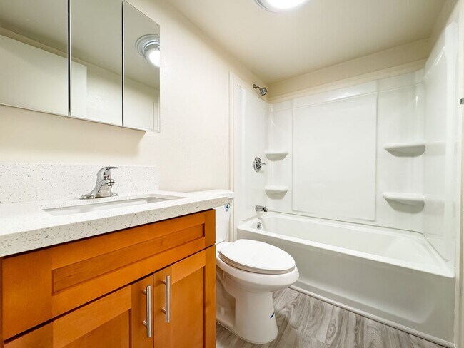 Building Photo - Refreshed Mililani Condo