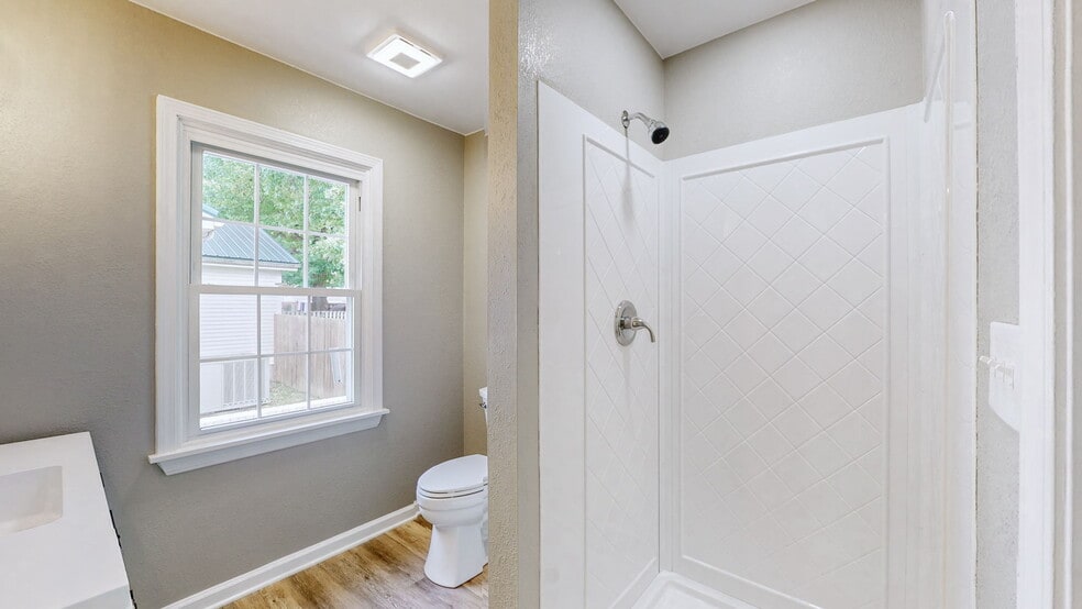 Bath #2 - 1306 Wilford St