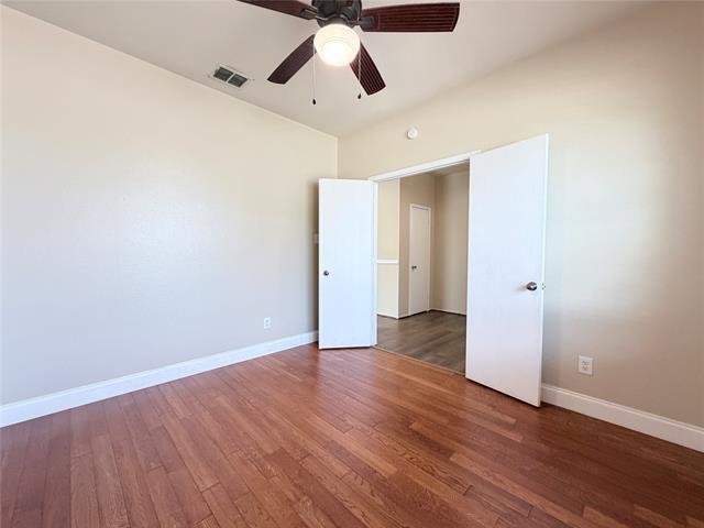 Building Photo - 1910 Pin Oak Ln