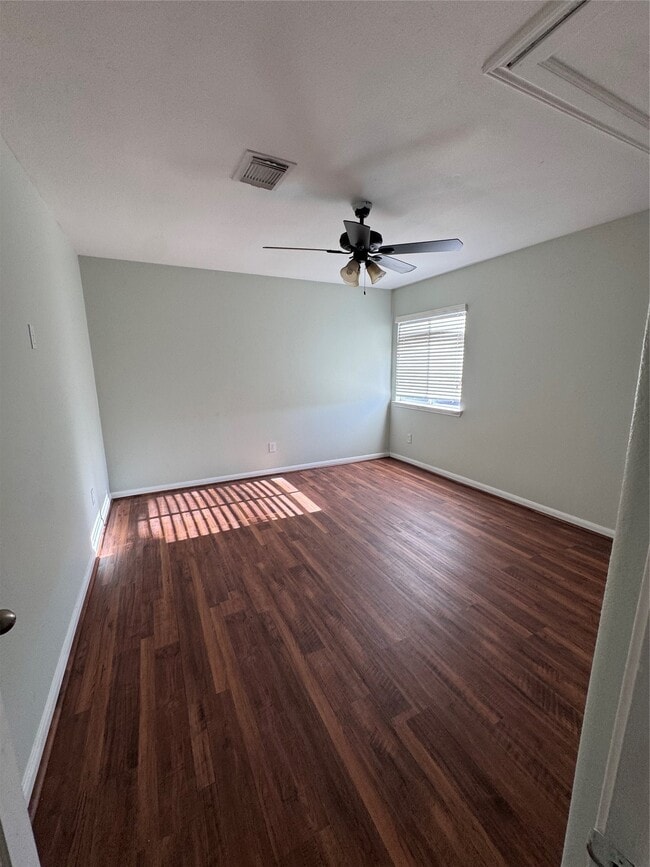 Building Photo - 21003 Kirkland Woods Dr