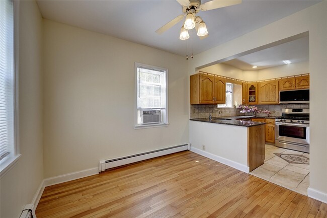 Building Photo - 3 Woodmere Ln