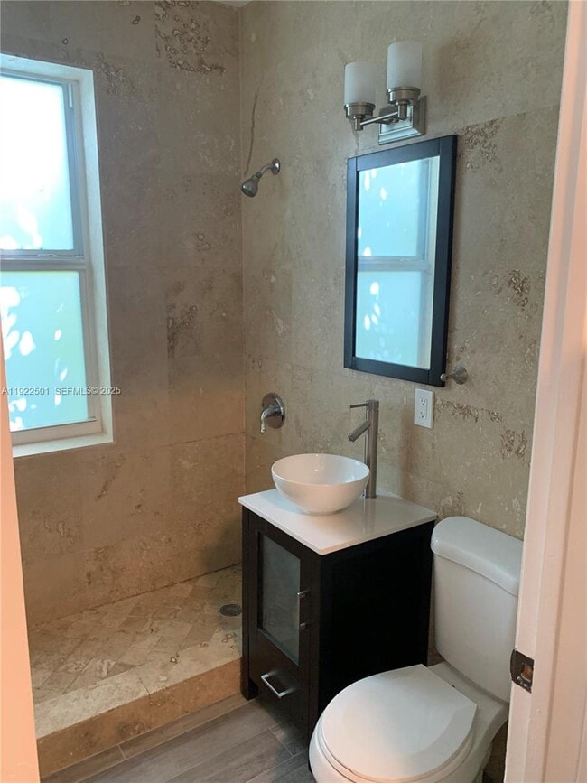 Building Photo - 712 SW 56th Ave