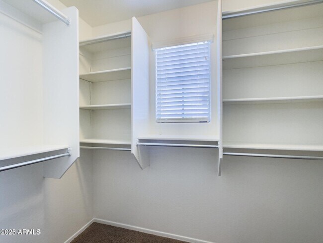 Building Photo - 1958 W Busoni Pl