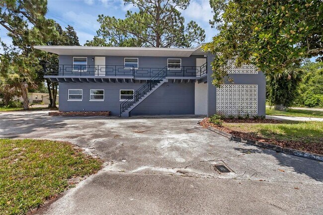 Primary Photo - 315 Bayview St