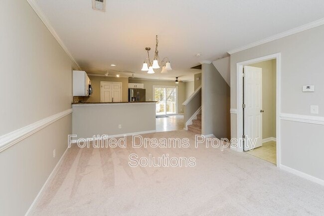 Building Photo - 15 Dillingham Pl