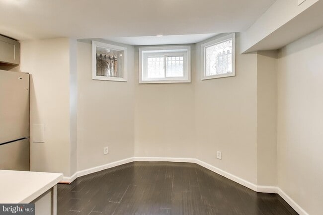 Building Photo - 1724 21st St NW