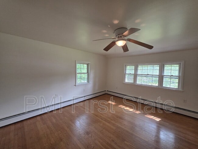 Building Photo - 24 Deer Run Dr