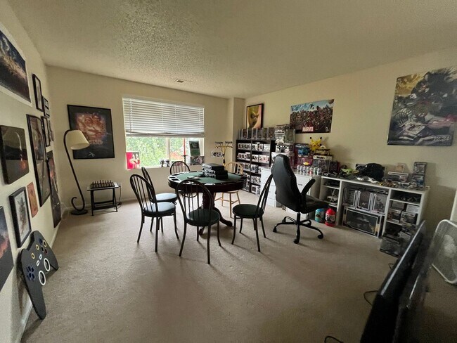 Building Photo - Nice Home in North Fort Collins