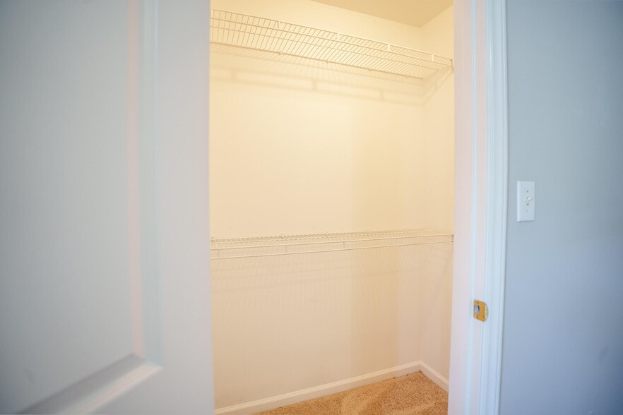 Building Photo - 19 Cheltenham Dr