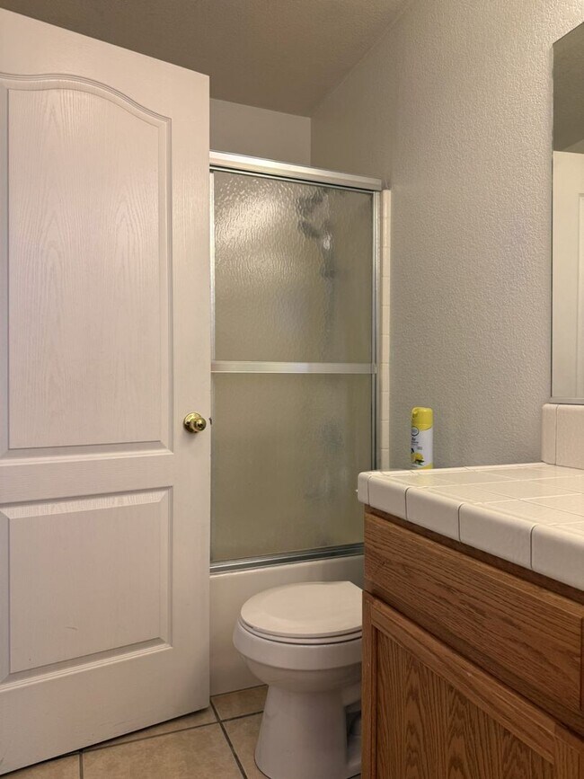 Building Photo - Charming 3-bedroom, 2-bath home in North Merced!