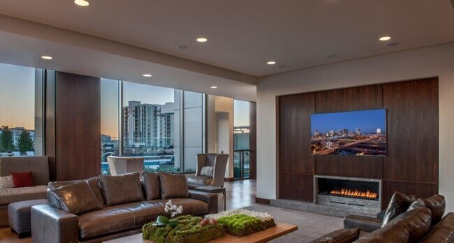 Building Photo - Beautiful 15th floor condo at TwelveTwelve