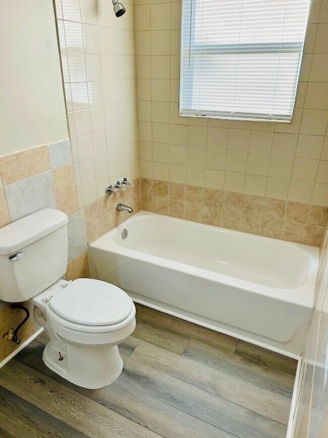 Building Photo - 3/1 House in Ft. Pierce