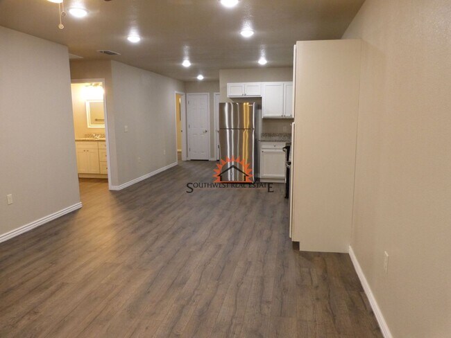 Building Photo - 1313 Mission Dr