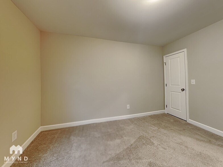 Building Photo - 782 Skyland Dr
