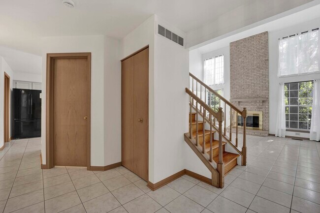 Building Photo - 2164 Seaver Ln