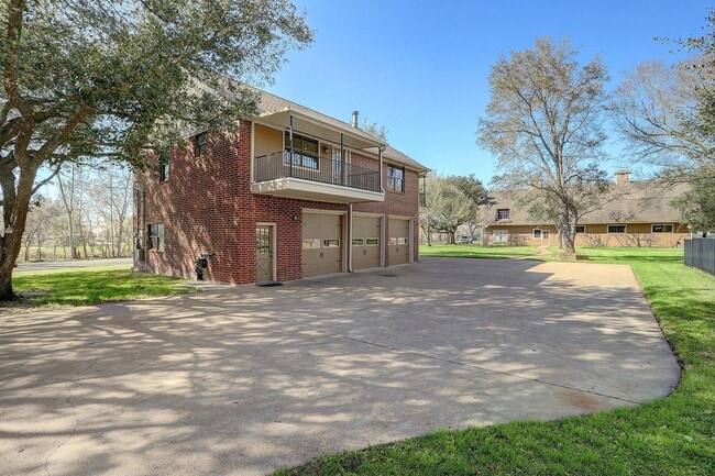 Primary Photo - 5205 Orange St