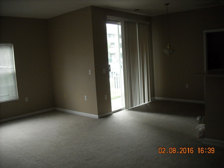 Dining Room - 1002 Stockton Rdg