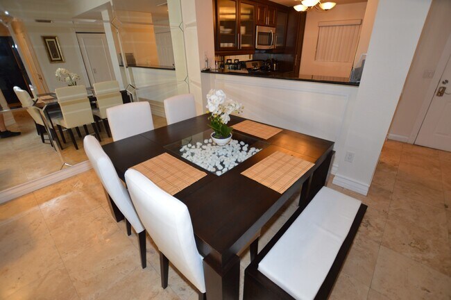 Building Photo - Meridian Fully Furnished 2 Bd | 2 Ba Luxury Condo .