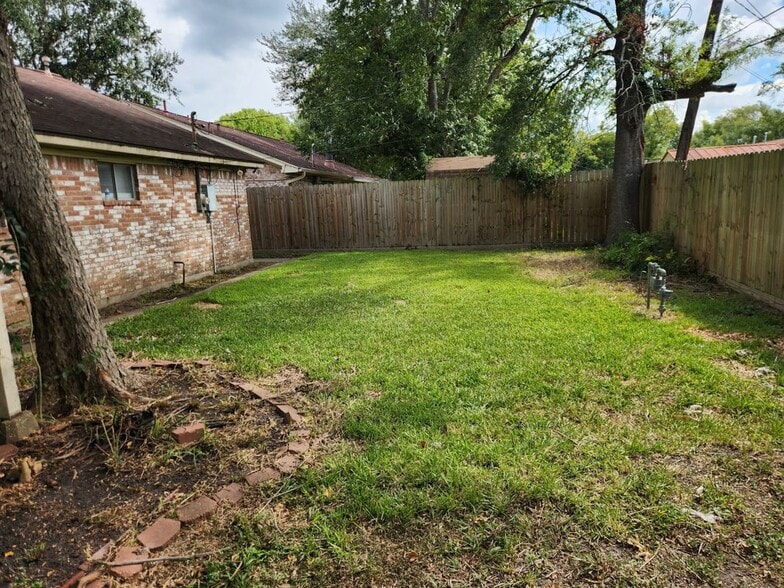 Building Photo - 107 Kelly Ln