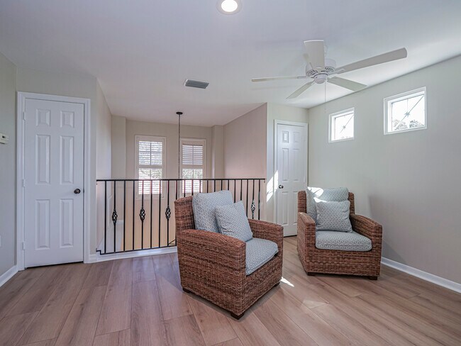 Building Photo - 4791 S Newport Island Dr