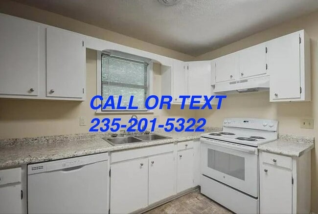 Building Photo - 103 Fairbluff Rd