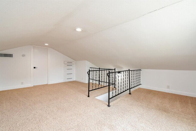Building Photo - 5019 Stillbrooke Dr