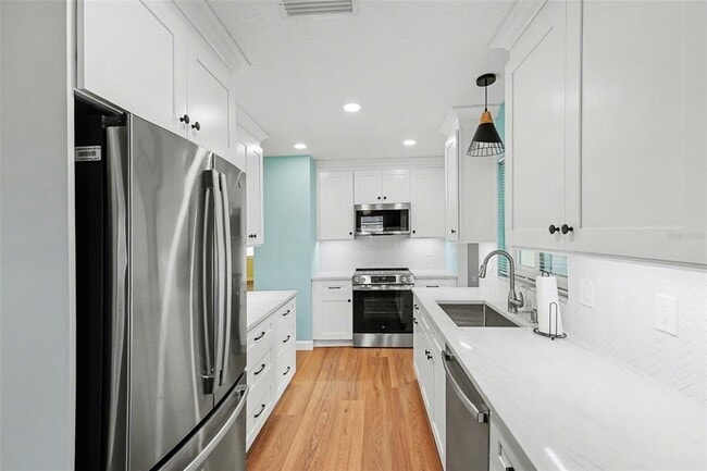 Building Photo - 9605 N Edison Ave