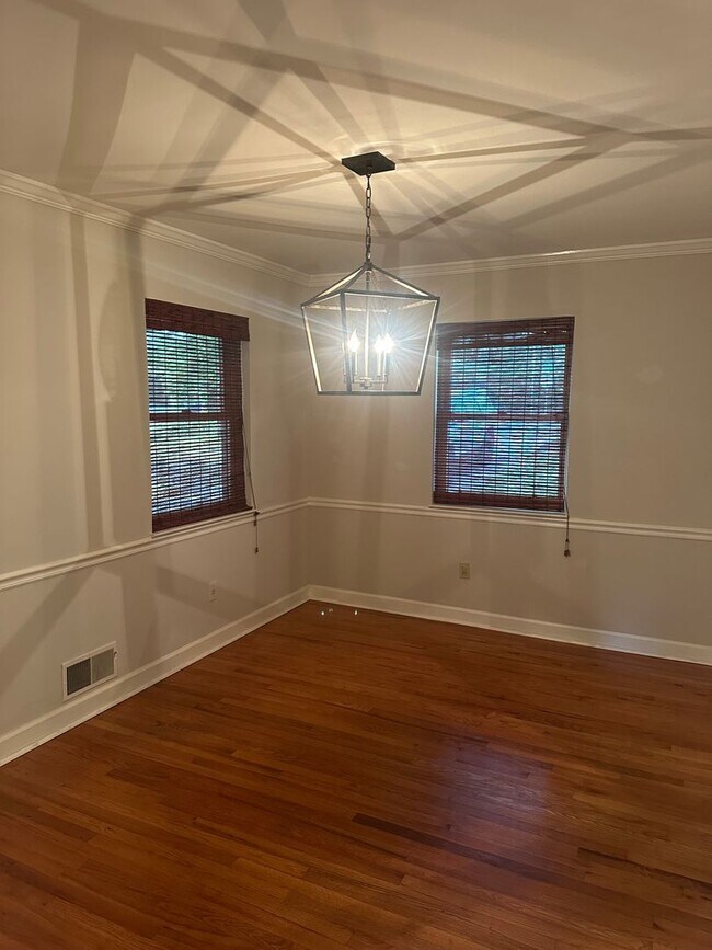 Building Photo - Single Family Ranch in Downtown Gainesville