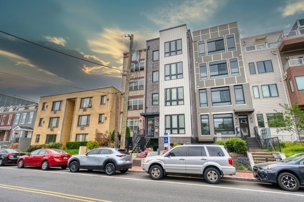 Building Photo - 818 Kennedy St NW