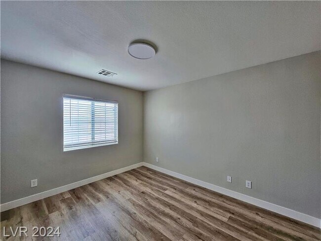 Building Photo - 6149 S Rainbow Blvd