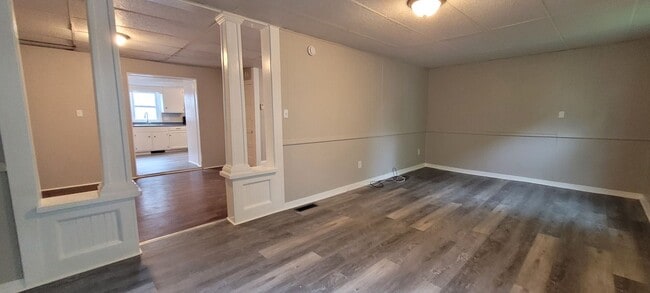 Building Photo - 3 bedroom 1 bathroom home in Brownstown/Leola