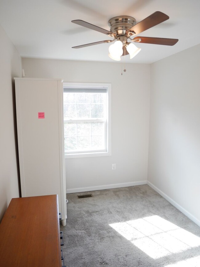 Building Photo - Beautiful Townhouse- Taneytown, MD