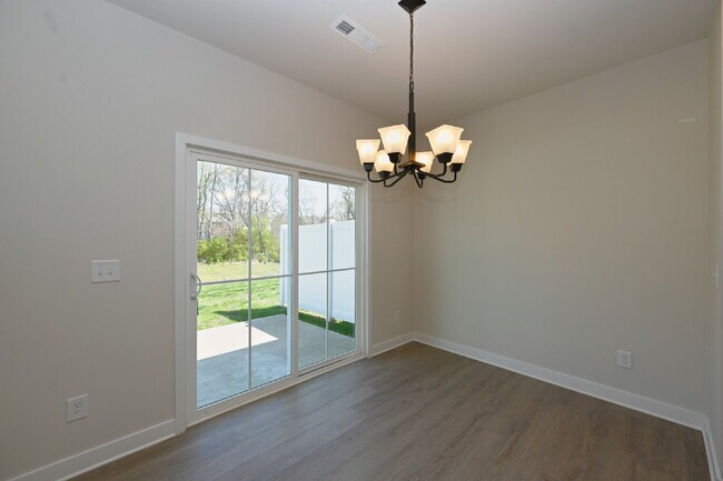 Building Photo - Updated Gallatin Townhome | 3BR + Garage, W/D Included