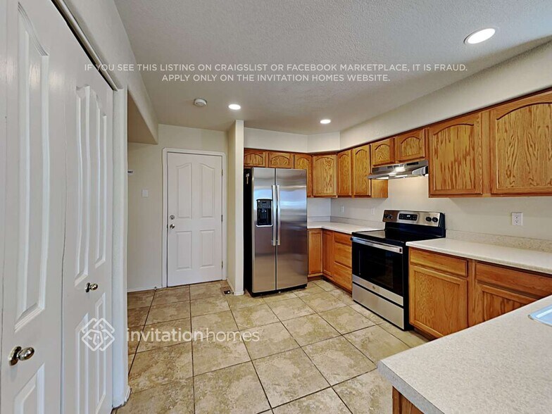 Building Photo - 7052 Ancestra Dr