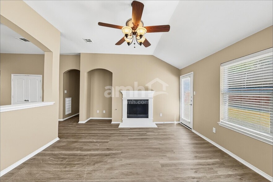 Building Photo - 2729 Lone Ranger Trl