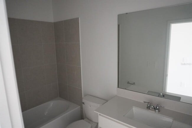 Building Photo - 2975 Maloof Dr