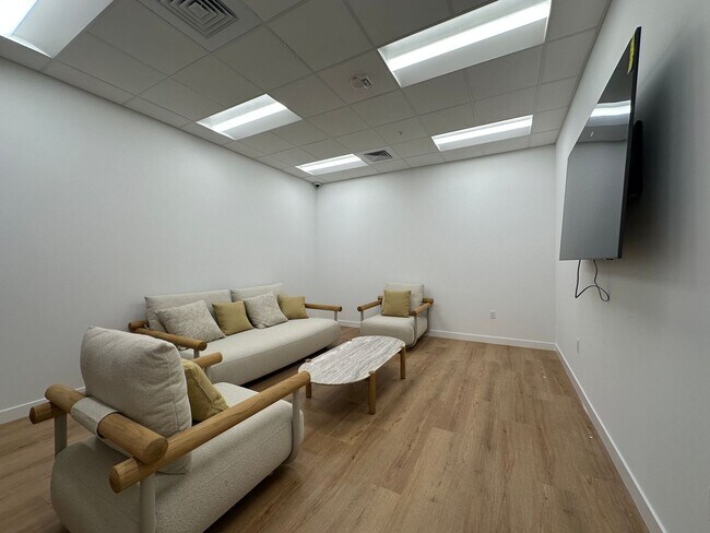 Building Photo - Brand New - The Park on Keeaumoku: 1 Bed, 1 Bath condo with 1 Parking, PETS OK!