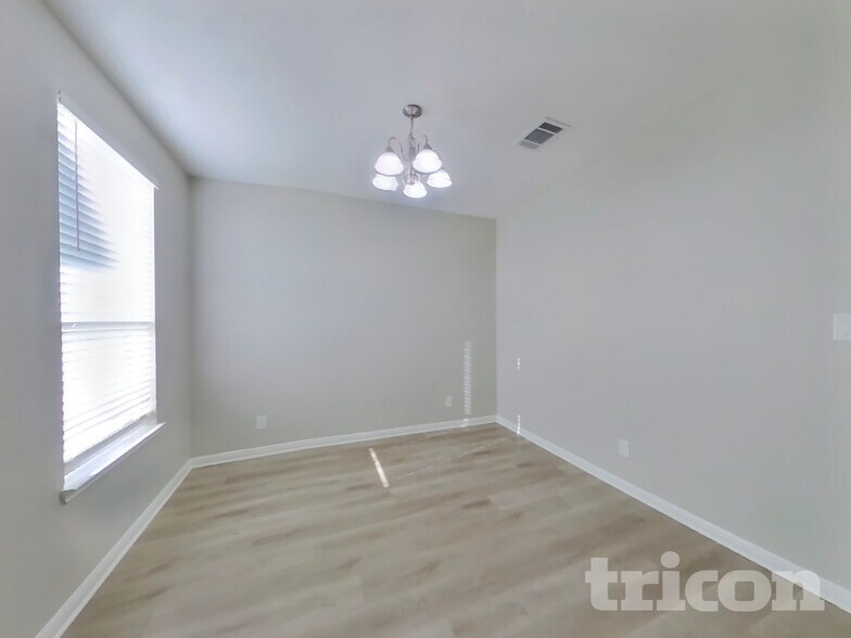 Building Photo - 3119 Gilbert Garden