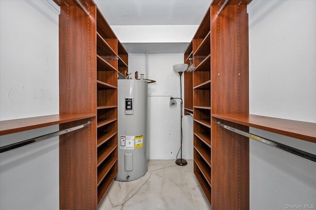 Building Photo - 725 Miller Ave