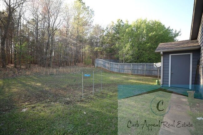 Building Photo - 3 bed / 2 bath home with fireplace - Valley View!!