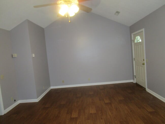 Building Photo - 1030 Nottingham Dr