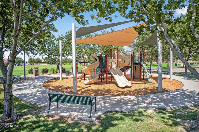 Building Photo - 3405 S 183rd Dr