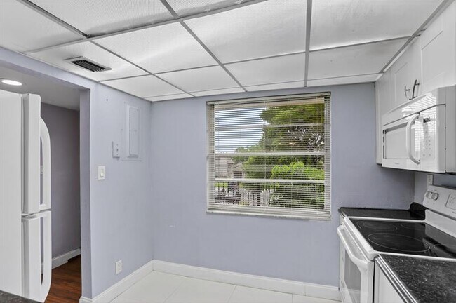 Building Photo - 3341 NW 47th Terrace