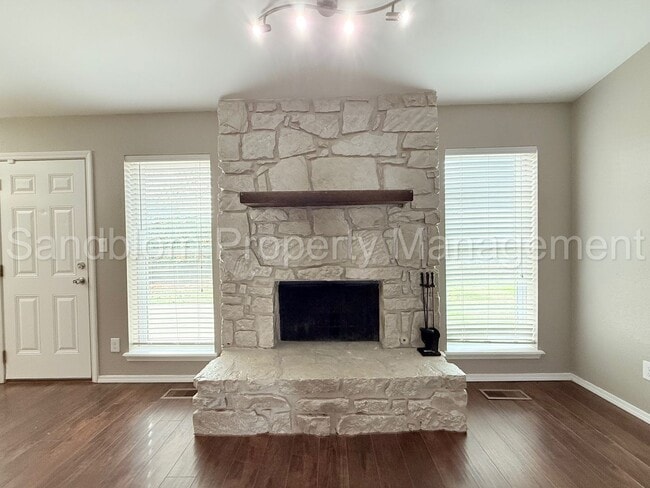 Building Photo - For Lease | Broken Arrow | Available Now!