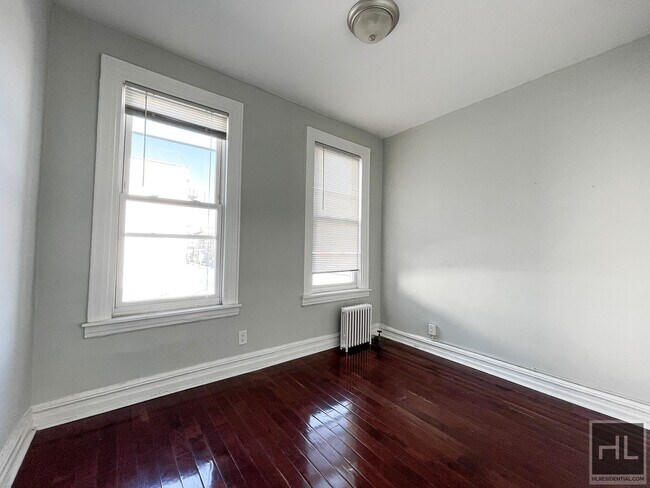 Building Photo - DITMARS BOULEVARD